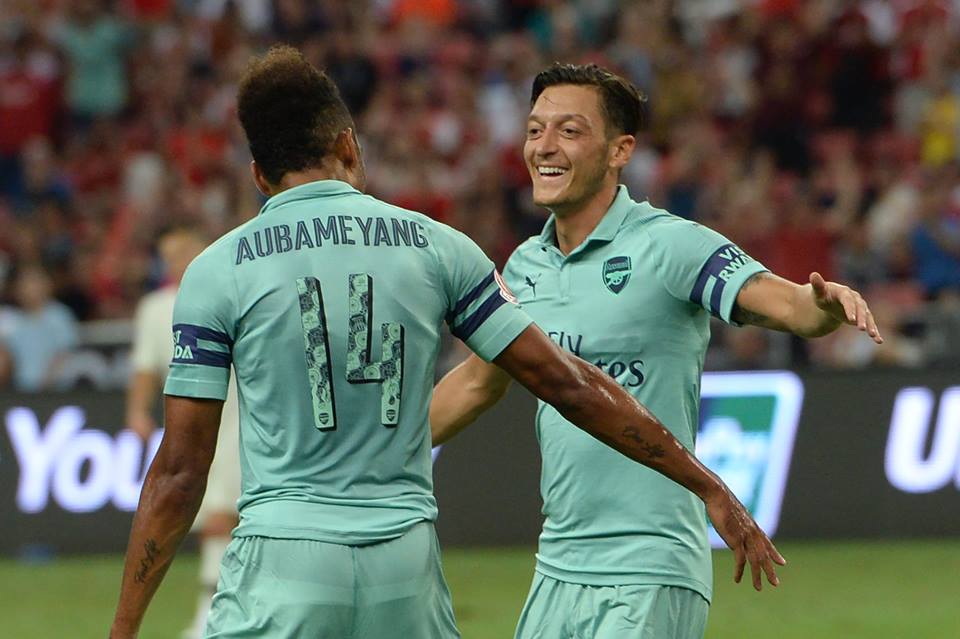 Cận cảnh: Sút tung lưới PSG, nụ cười đã trở lại với 'số 10' Ozil - Bóng Đá