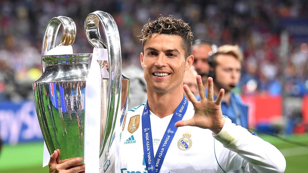Ronaldo rơi rụng khỏi Top 10.