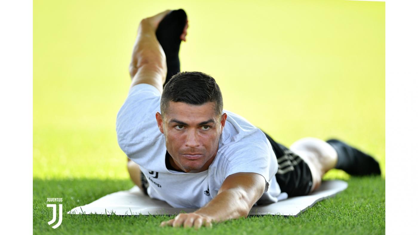 Chùm ảnh: Buổi tập đầu của Ronaldo - Bóng Đá