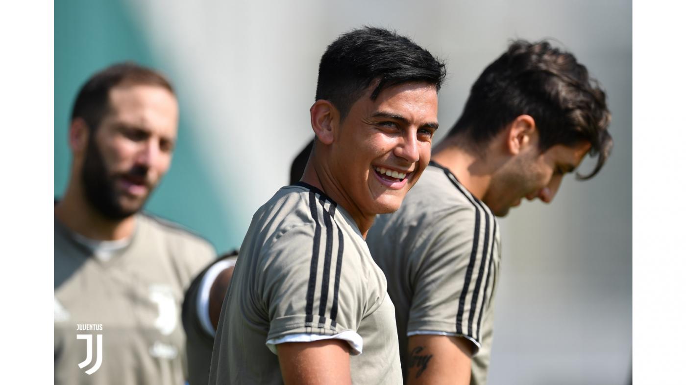 Chùm ảnh: Buổi tập đầu của Ronaldo - Bóng Đá
