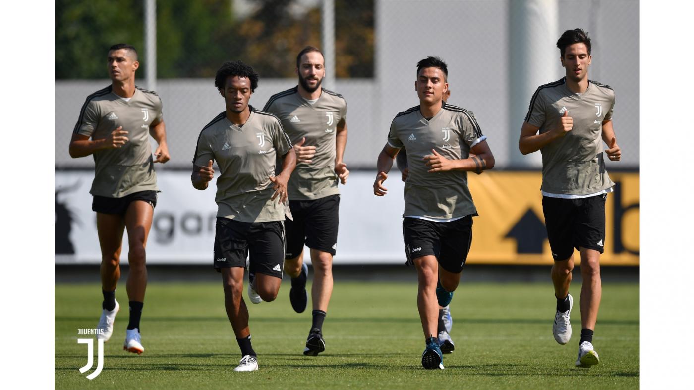 Chùm ảnh: Buổi tập đầu của Ronaldo - Bóng Đá