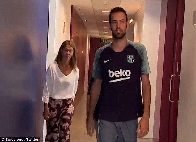 Messi xuất hiện, sẵn sàng cùng Barca chinh phục mùa giải mới - Bóng Đá