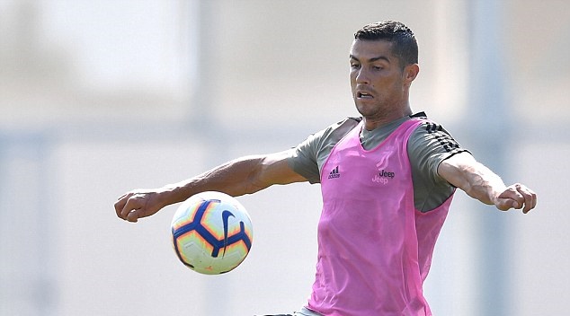 Mồ hôi Ronaldo ra như tắm trong ngày Juventus bị CLB cũ hạ gục - Bóng Đá