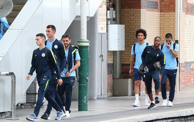 Ảnh Man City lên tàu - Bóng Đá