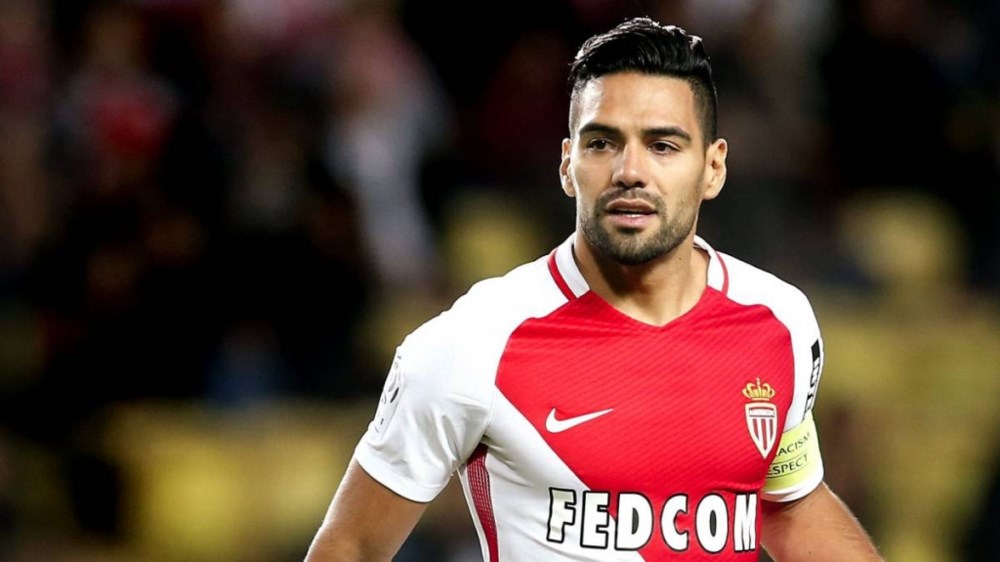 Real Madrid từ bỏ ý định chiêu mộ Radamel Falcao.