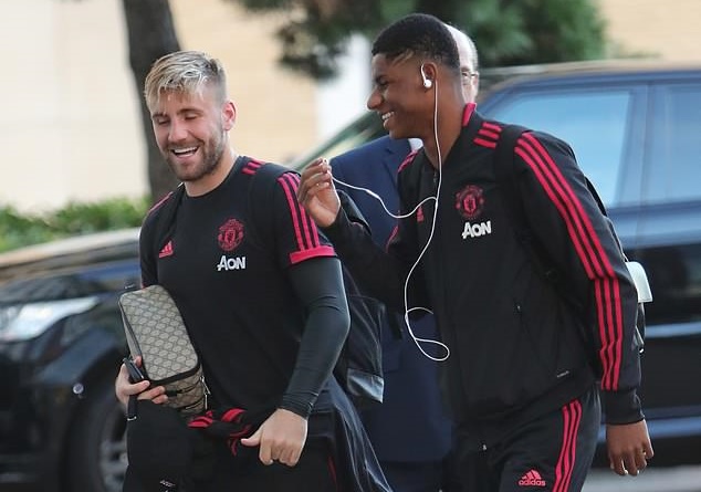 Chùm ảnh: MAN UNITED ĐẾN LONDON - Bóng Đá