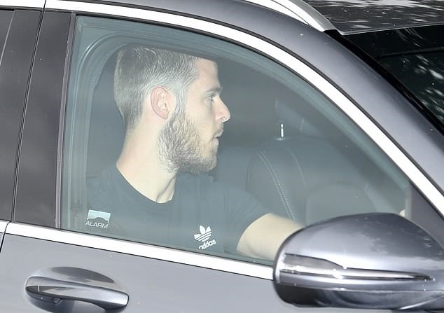 Ảnh Man Utd tới sân tập - Bóng Đá