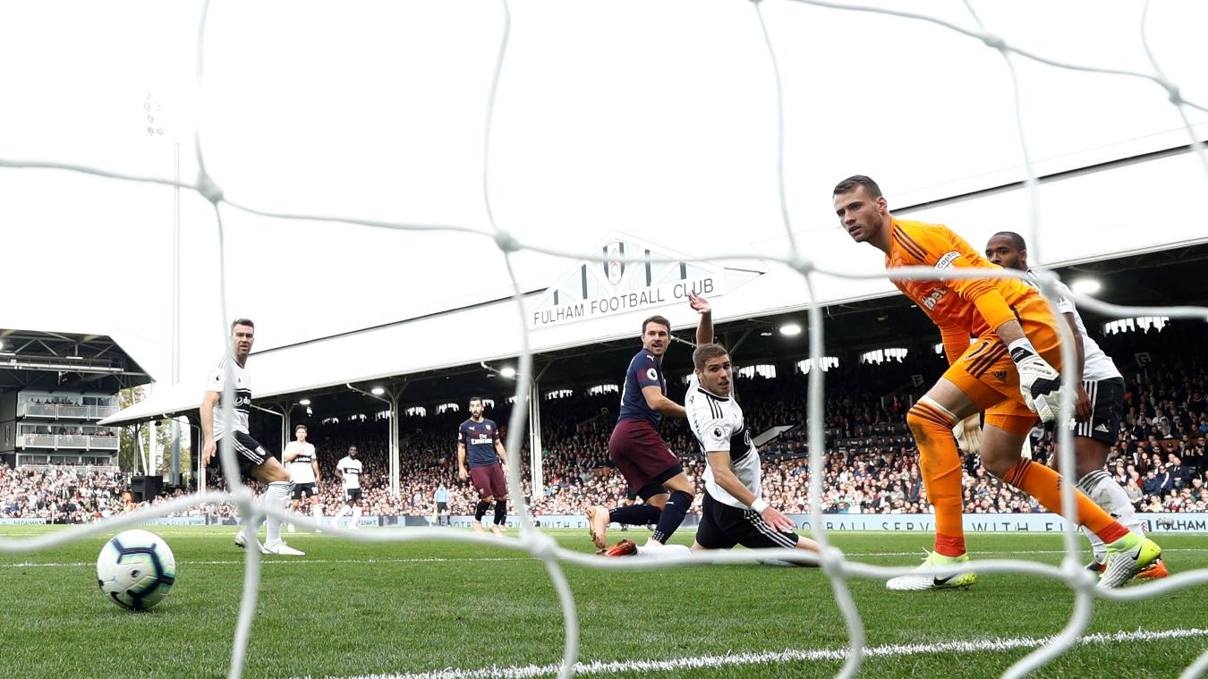 Những hình ảnh ấn tượng khó phai ở vòng 8 Premier League - Bóng Đá