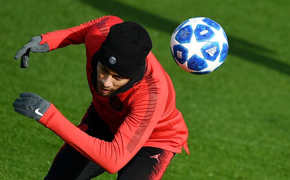 Neymar xỏ háng Mbappe trước trận gặp Napoli - Bóng Đá