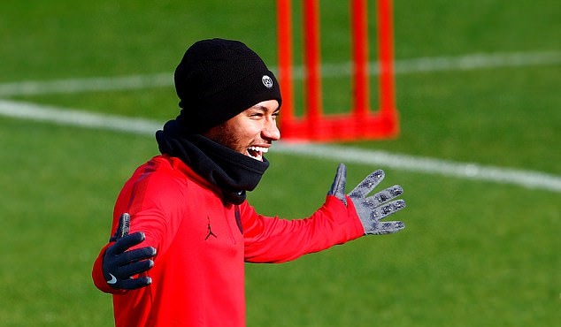 Neymar xỏ háng Mbappe trước trận gặp Napoli - Bóng Đá