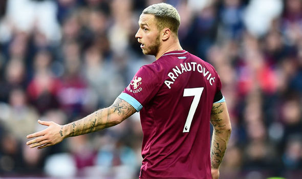 Arnautovic suýt gia nhập Quỷ đỏ.