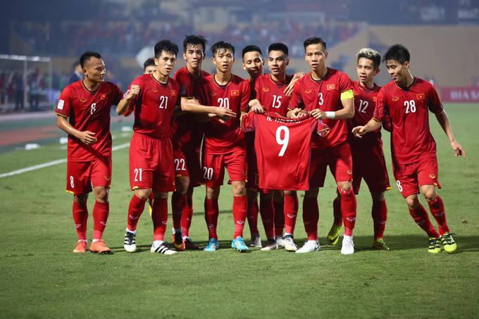 Văn Toàn bật khóc ngay khi đồng đội làm điều đầy ý nghĩa - Bóng Đá
