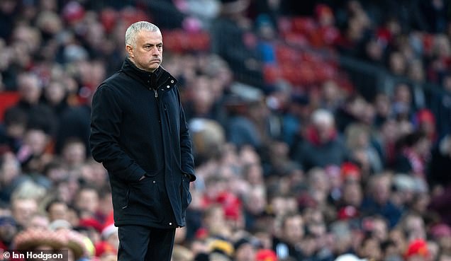 Ảnh Pogba tới sân tập - Bóng Đá