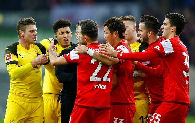 Địa chấn Bundesliga: Nhược tiểu hạ gục Dortmund, Bayern Munich 'mừng húm' - Bóng Đá