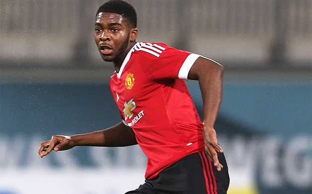 Hậu vệ Ro-Shaun Williams, 20 tuổi, cũng gia nhập đội trẻ Man United năm 2016.
