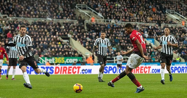 Thắng 4 trận liền, Solskjaer trở lại Lowry vào khuya muộn - Bóng Đá