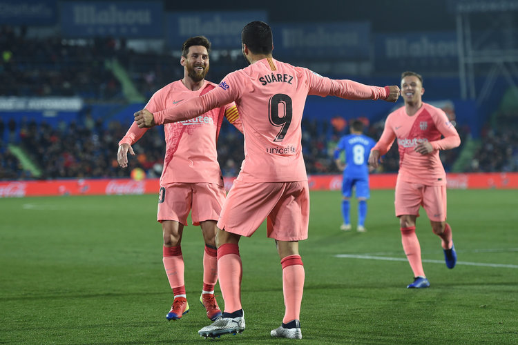 Messi đánh lừa tất cả với pha kiến tạo