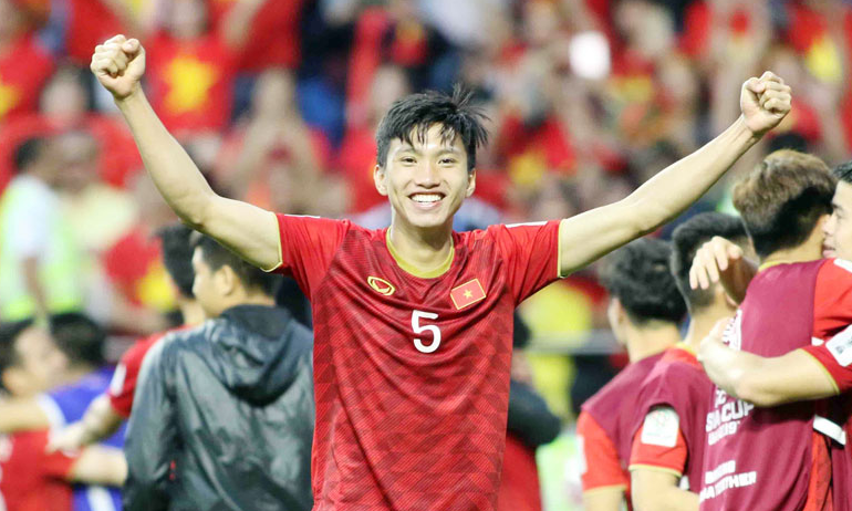 Đội hình tiêu biểu tứ kết Asian Cup: Việt Nam góp mặt 2 cái tên! - Bóng Đá