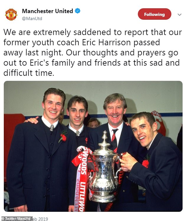 Trang chủ Man Utd đưa tin buồn: "Chúng tôi vô cùng đau buồn báo tin rằng, cựu huấn luyện viên đội trẻ Eric Harrison đã qua đời đêm qua. Xin gửi đến những lời chia sẻ và cầu nguyện đến gia đình và bạn bè của Eric vào thời điểm buồn và khó khăn này."