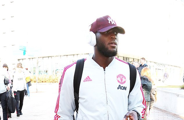 Ảnh Man Utd di chuyển tới London - Bóng Đá