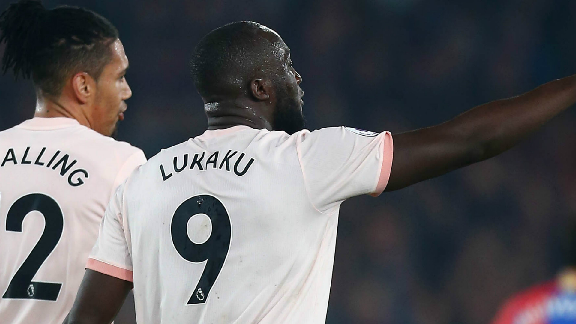 Rực sáng, Lukaku quẩy sung trong phòng thay đồ Man Utd - Bóng Đá