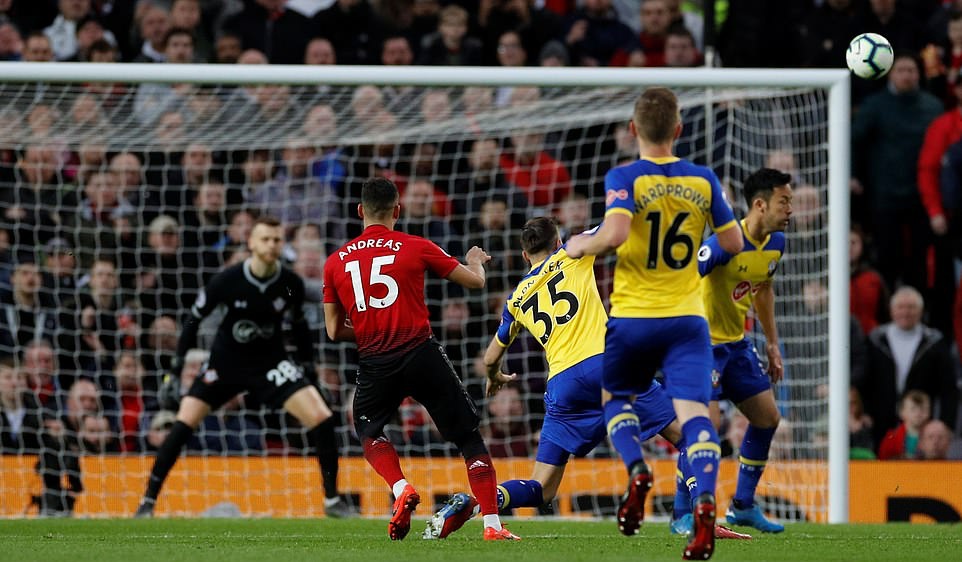 Lukaku lập cú đúp nhưng bước ngoặt nằm ở 'cầu vồng' - Bóng Đá