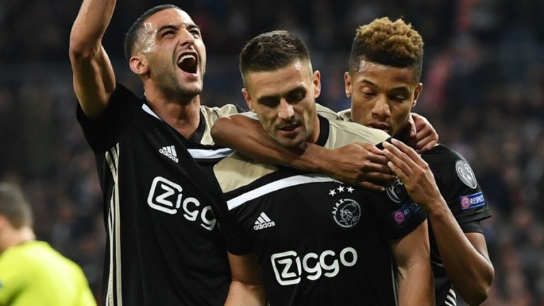 Real Madrid sụp đổ, người cũ Man Utd ăn mừng điên cuồng - Bóng Đá