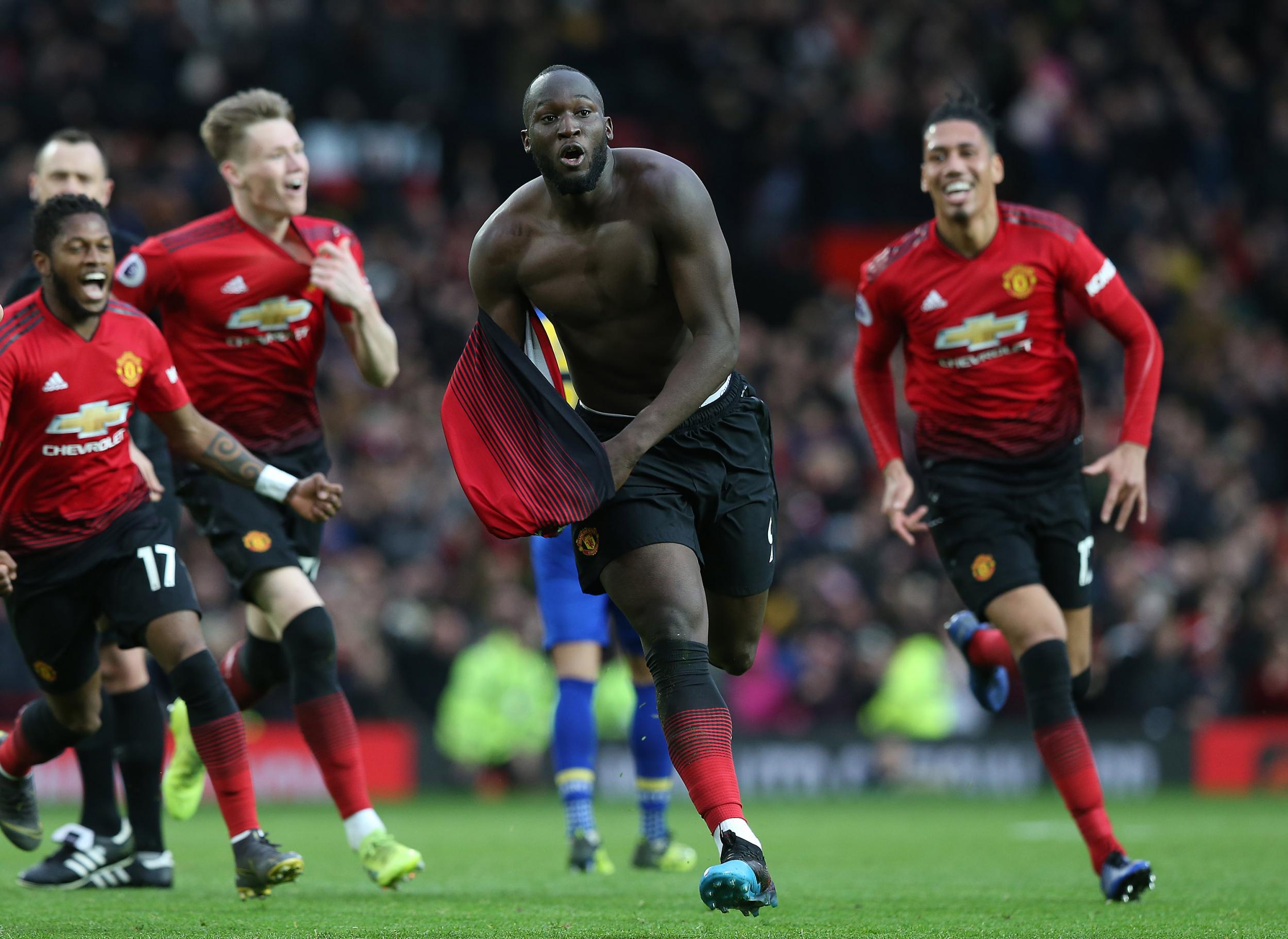 Herrera và Smalling là 2 kiểu đội trưởng của Man Utd - Bóng Đá