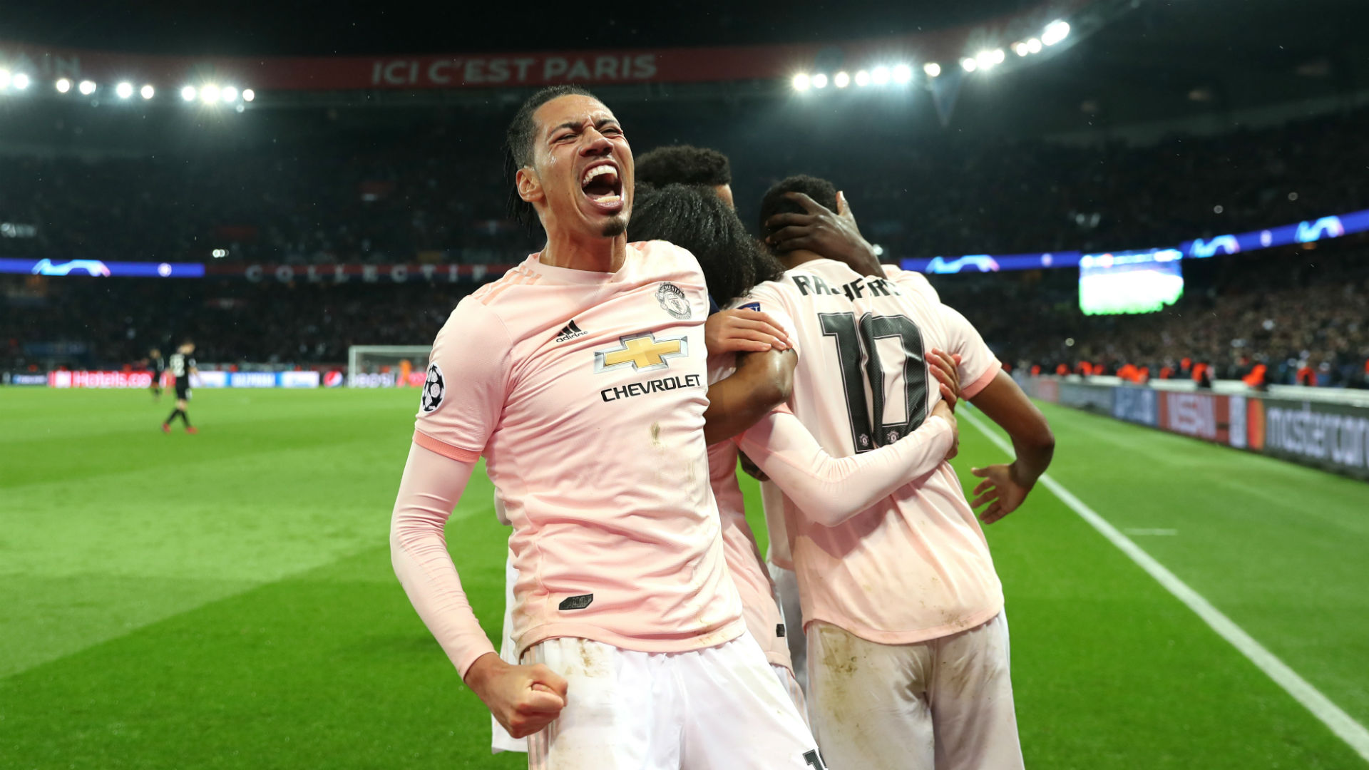 Man Utd sở hữu Smalling - Phil Thompson - Bóng Đá