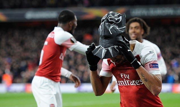 Trước khi hóa 'Báo đen', Aubameyang từng là siêu 'Người nhện' - Bóng Đá
