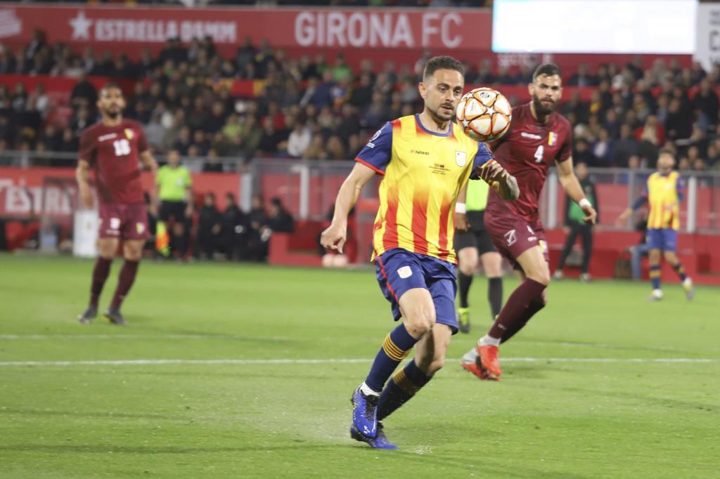 Pique tỏa sáng, tuyển Catalunya thắng đội vừa hạ Argentina của Messi - Bóng Đá