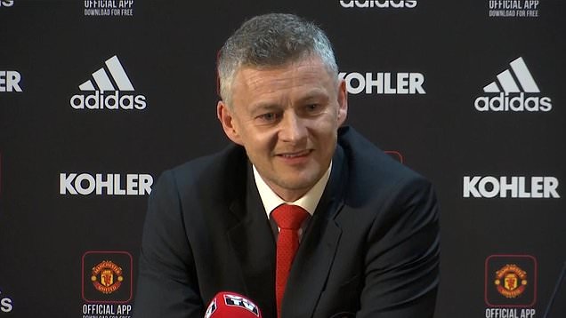 Ảnh Solskjaer, Man Utd tới sân tập - Bóng Đá