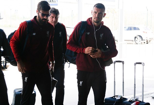 Thua thảm Barca, dàn sao Liverpool buồn tiu nghỉu trở về Anh - Bóng Đá