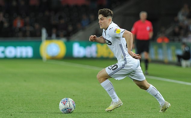 Daniel James lộ diện sau khi kiểm tra y tế - Bóng Đá