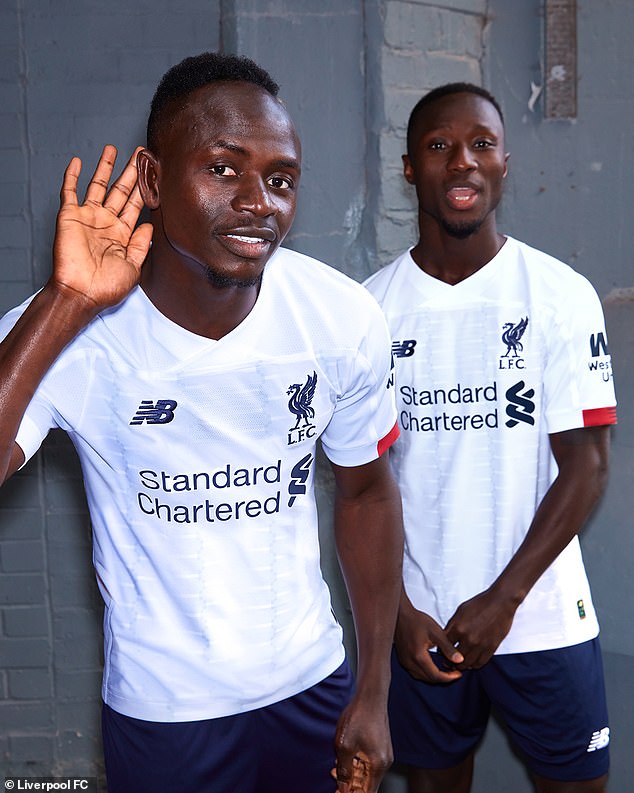 Đội quân của HLV Jurgen Klopp đã giành chiến thắng 14 trên tổng số 19 trận ở Premier League rất ấn tượng ở sân khách mùa trước. Giới chủ đội bóng hy vọng, màu áo mới này sẽ tiếp tục chứng kiến thành công tương tự trong mùa giải tới.