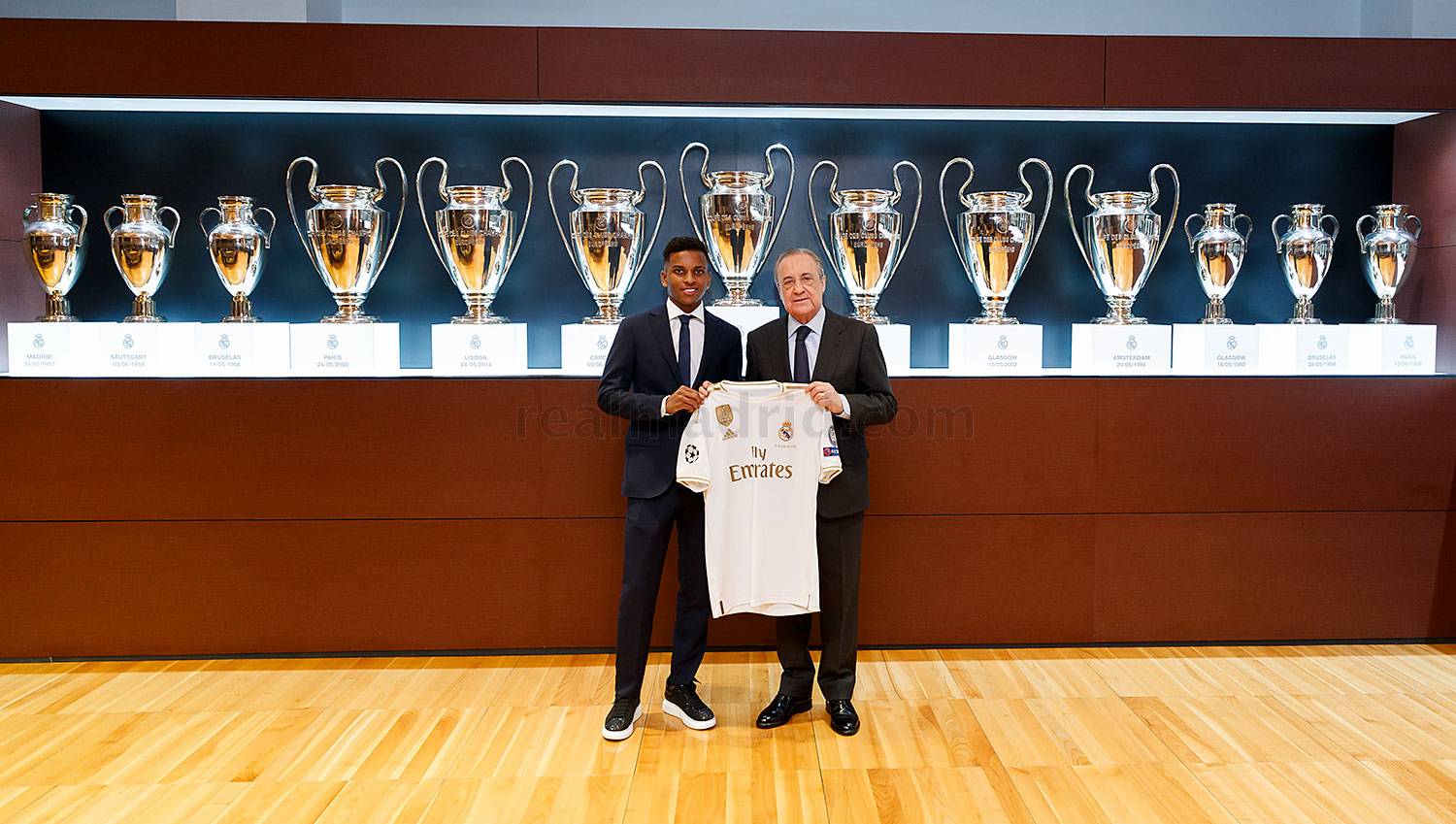 Thêm tân binh chính thức ra mắt Real Madrid - Bóng Đá