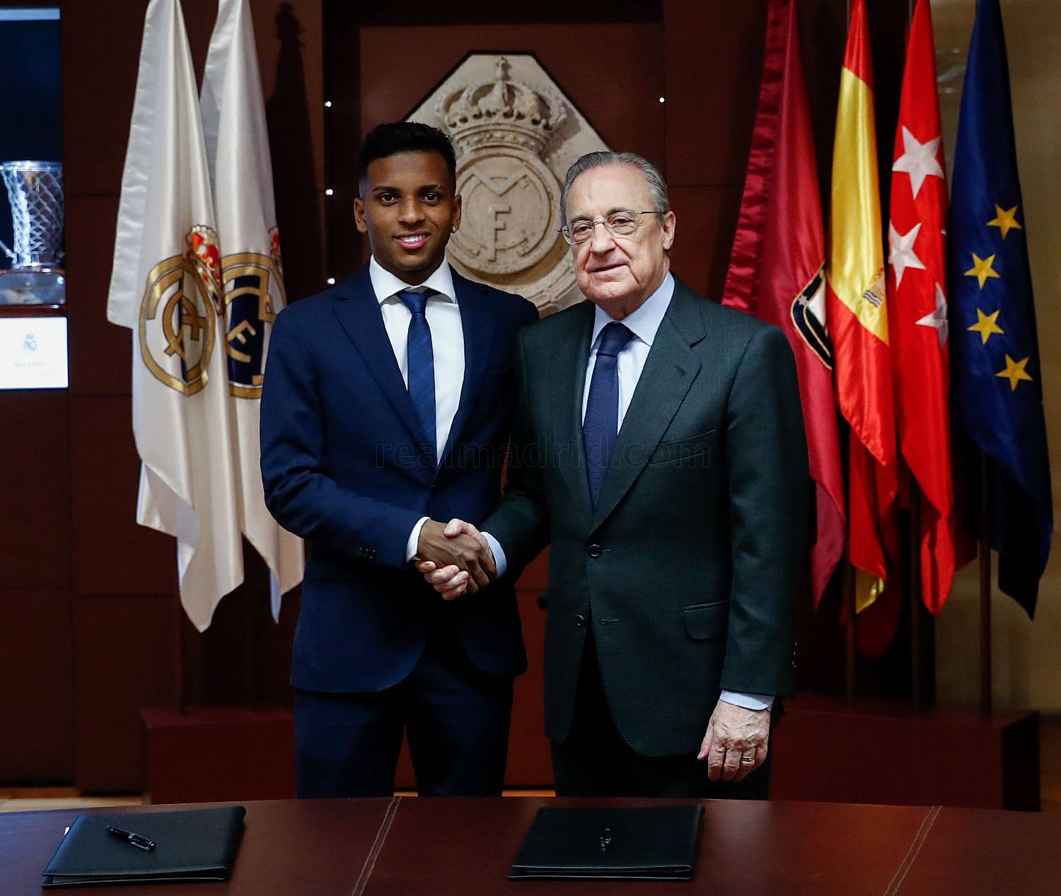 Thêm tân binh chính thức ra mắt Real Madrid - Bóng Đá