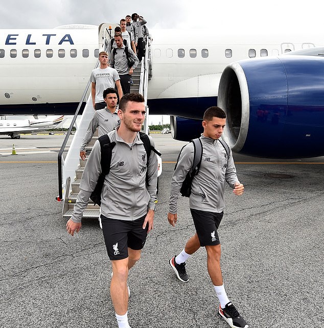 Ảnh Liverpool đáp xuống New York City - Bóng Đá