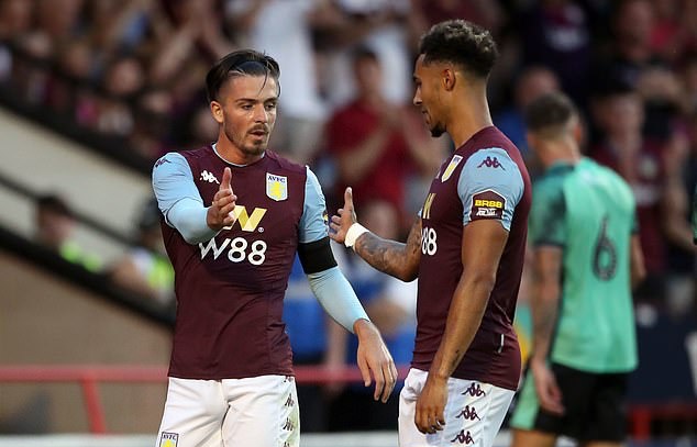Tài năng được mệnh danh là "thần đồng" Jack Grealish cũng ghi tên lên bảng điện tử.