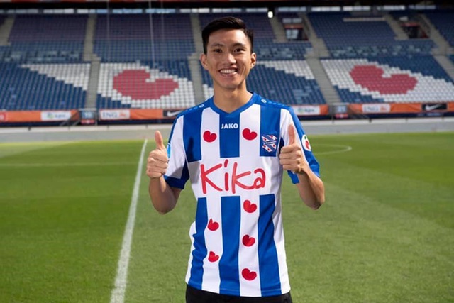 Không Văn Hậu, SC Heerenveen thua đậm Ajax - Bóng Đá