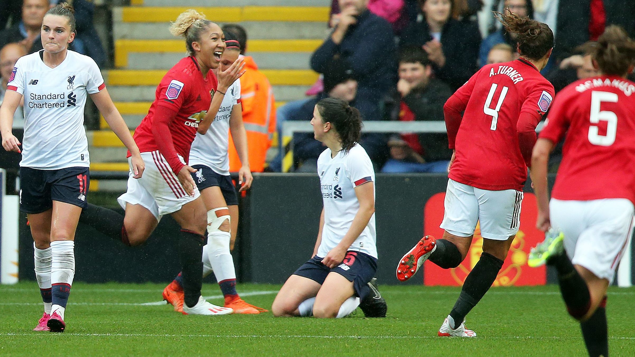 Phung phí cơ hội, Liverpool phơi áo 2 bàn trắng trước Man Utd - Bóng Đá