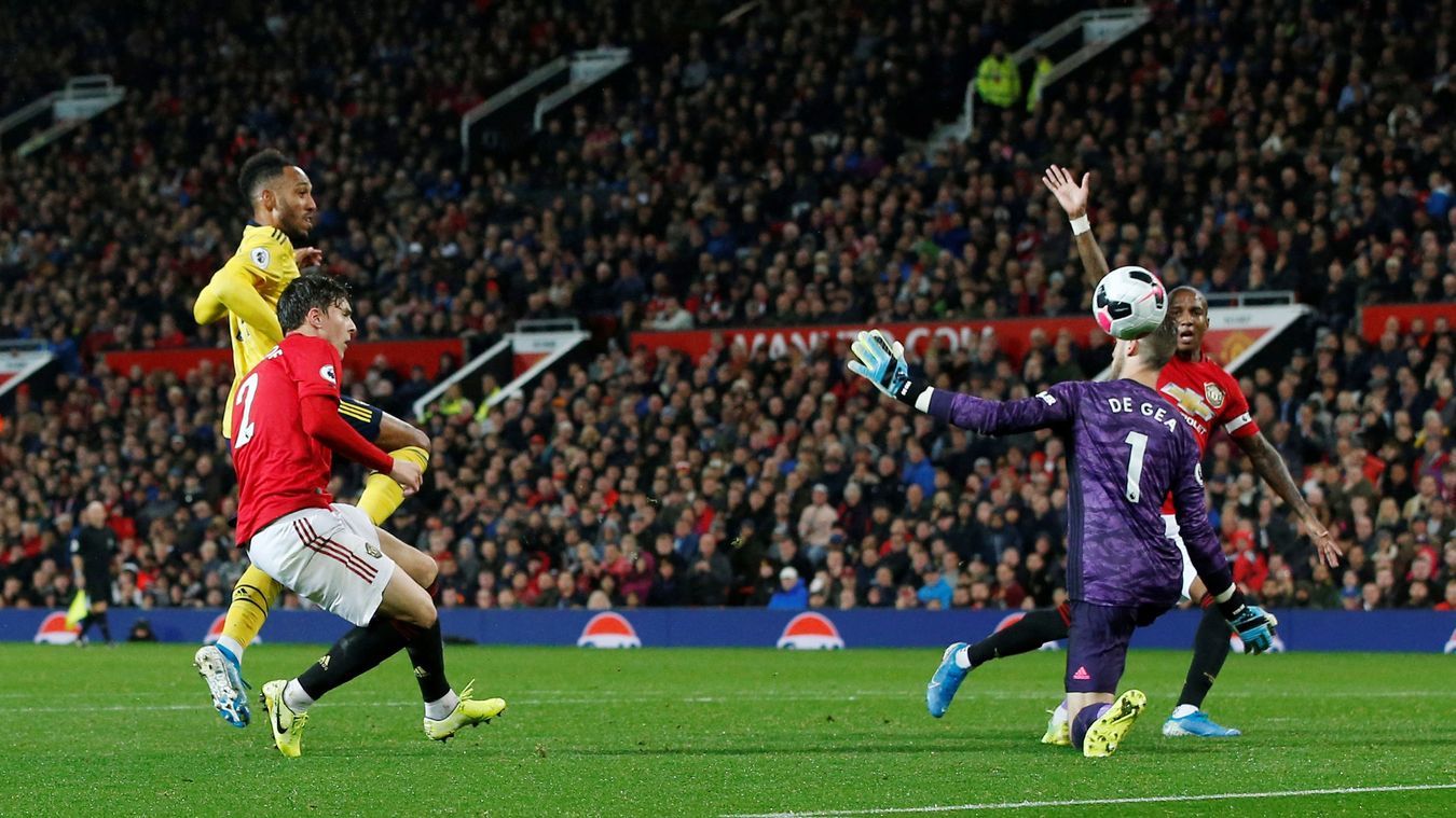 De Gea cho hay, trọng tài đã khiến anh và đồng đội mất tập trung.