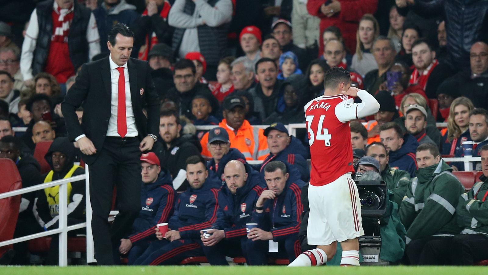 Granit Xhaka 'refusing to apologise to Arsenal fans' and facing punishment - Bóng Đá