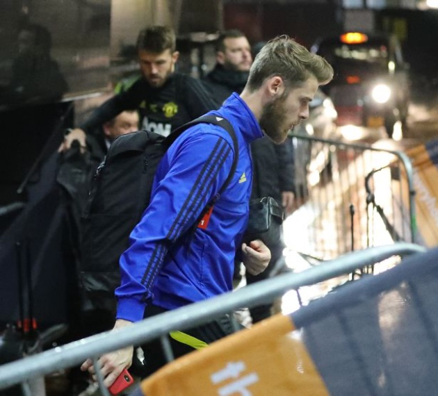 Manchester United squad arrives at Carrington - Bóng Đá