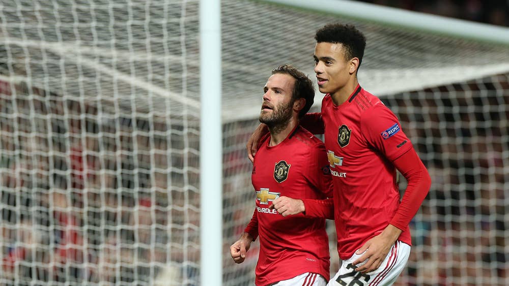 Man Utd hủy diệt AZ, một