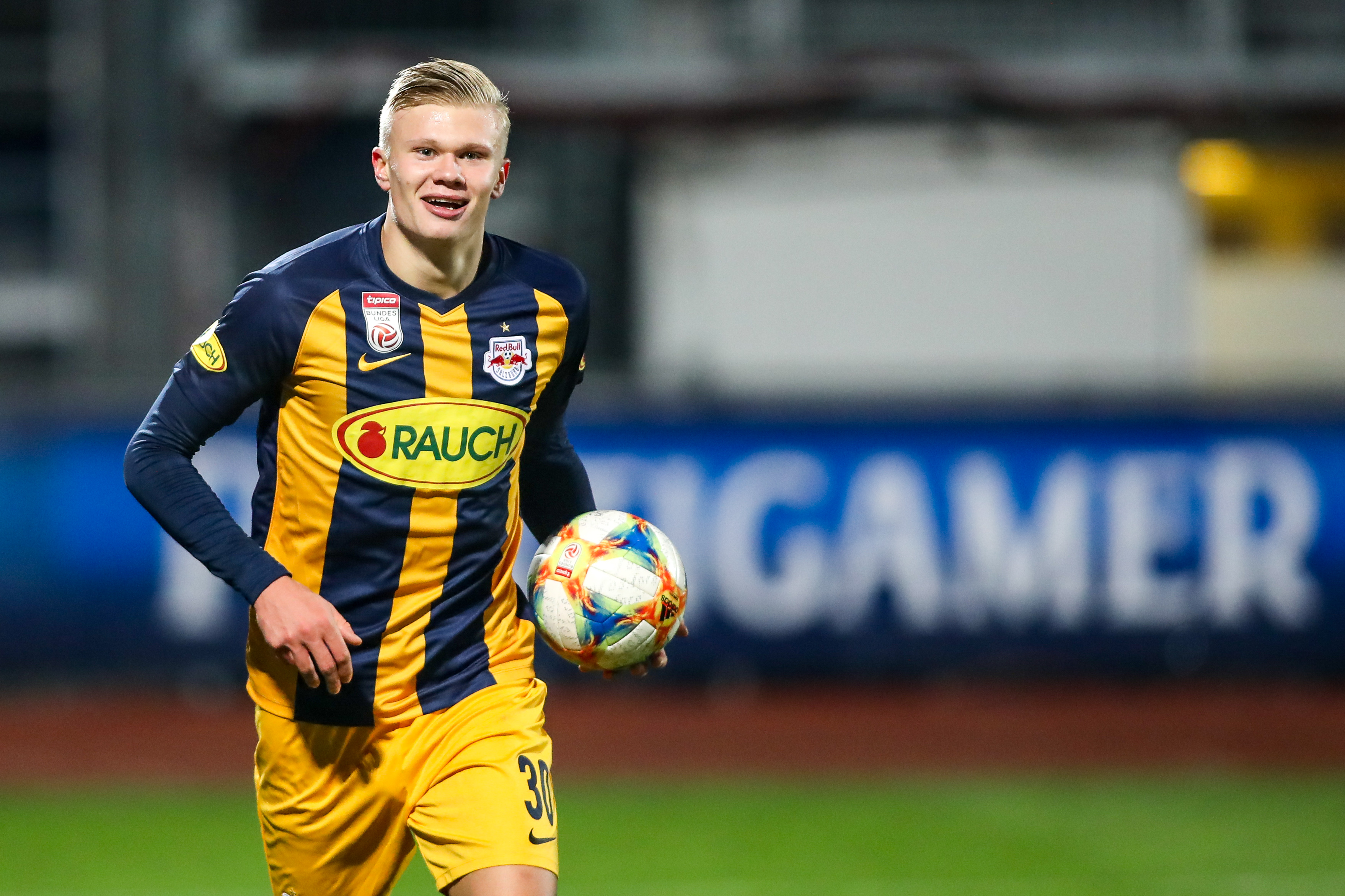 Explanation from Norway over why Haaland signed Manchester United shirt - Bóng Đá