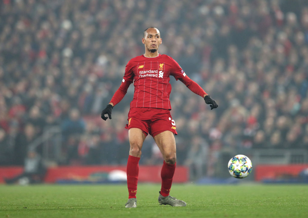 Trường hợp Liverpool dẫn trước và cần bảo toàn chiến thắng, Fabinho có thể vào sân và trở thành mỏ neo ngăn chặn những pha lên bóng của Man United.