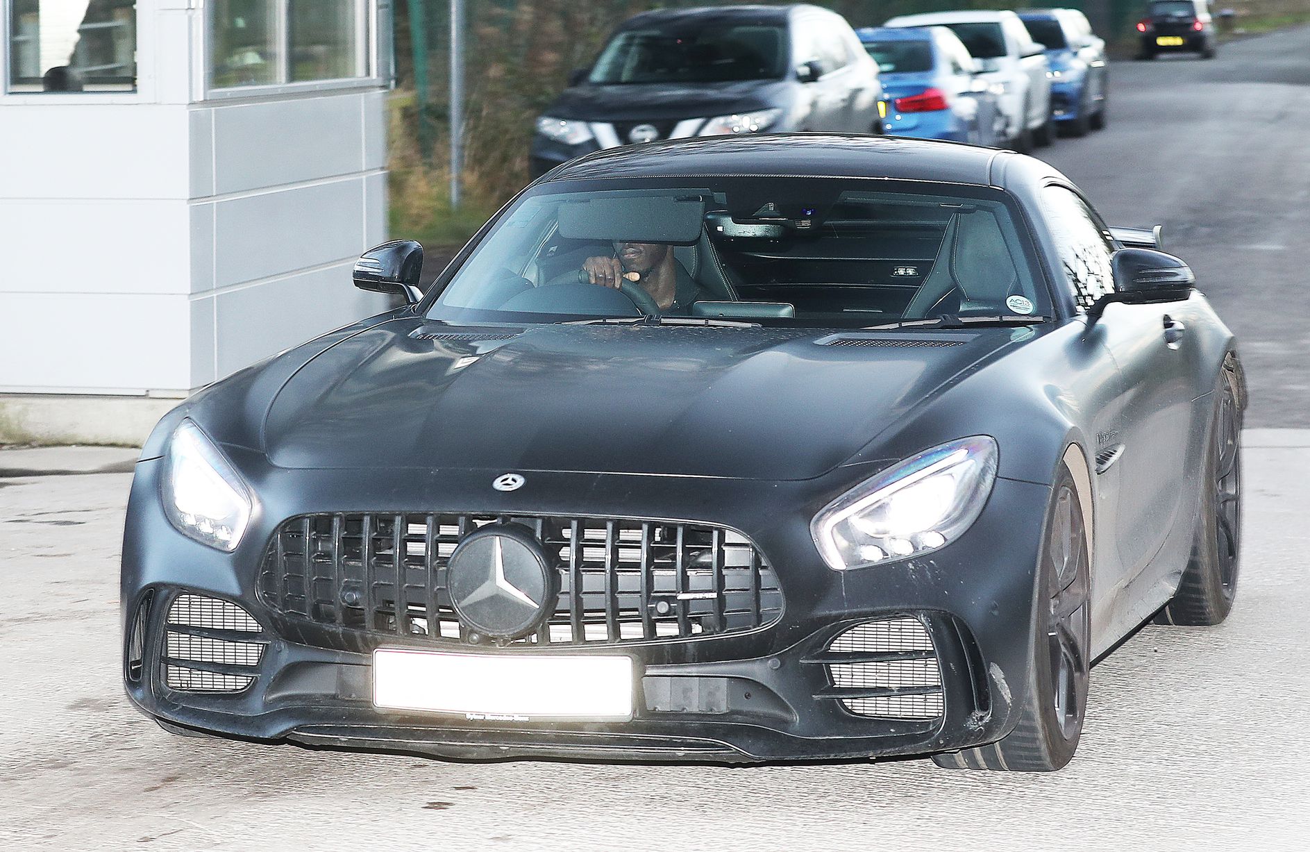 Scott McTominay among Manchester United players arriving at training after Man City win - Bóng Đá