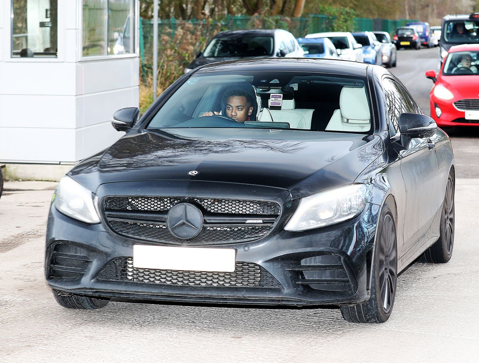 Scott McTominay among Manchester United players arriving at training after Man City win - Bóng Đá