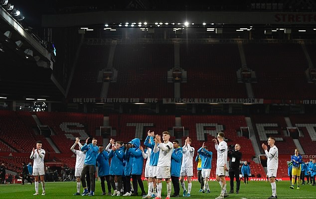 Manchester United 1-0 Leeds United - Bóng Đá